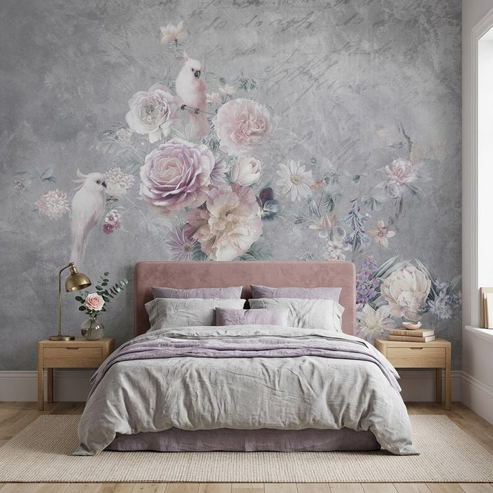 Eskitme Yazılı Romantik Vintage Çiçek Buketi ve Beyaz Kakadular Duvar Kağıdı